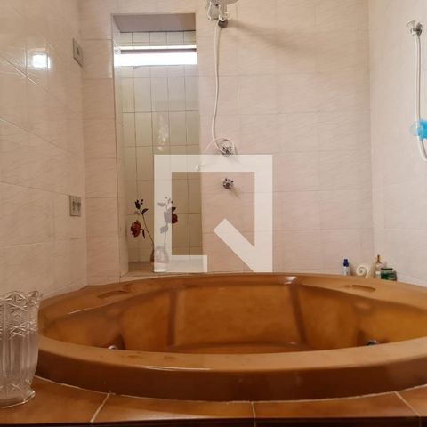 Casa à venda com 360m², 4 quartos e 5 vagasBanheiro da Suíte