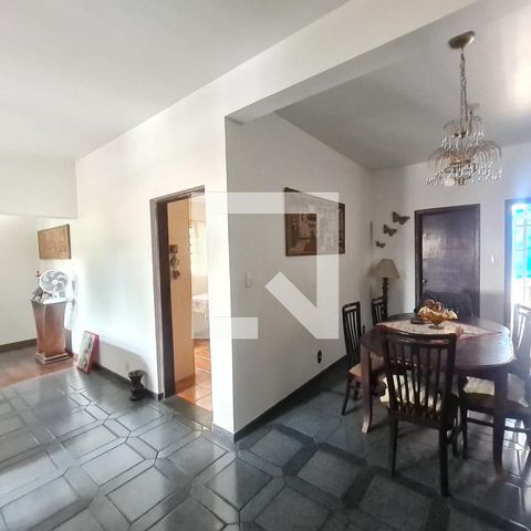 Casa à venda com 360m², 4 quartos e 5 vagasSala e Sala de Jantar