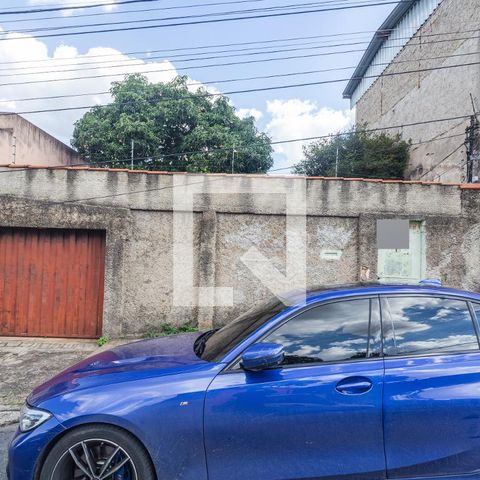 Casa à venda com 360m², 4 quartos e 5 vagas Casa à venda com 360m², 4 quartos e 5 vagasFachada