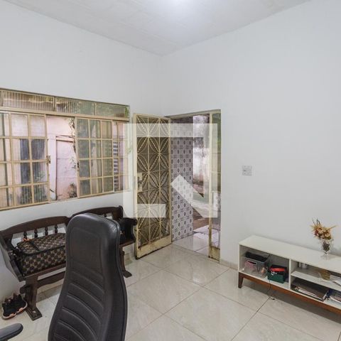Casa à venda com 360m², 4 quartos e 5 vagas Casa à venda com 360m², 4 quartos e 5 vagasSala 2 na Casa 2