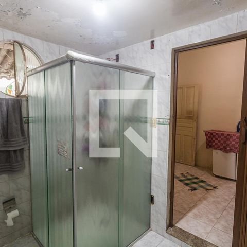 Casa à venda com 360m², 4 quartos e 5 vagas Casa à venda com 360m², 4 quartos e 5 vagasBanheiro Social