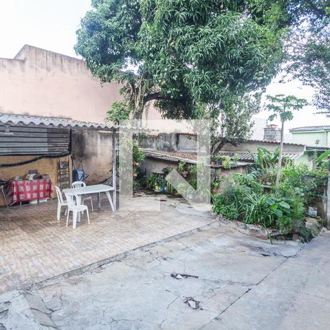 Casa à venda com 360m², 4 quartos e 5 vagas Casa à venda com 360m², 4 quartos e 5 vagasEntrada/Garagem/Jardim