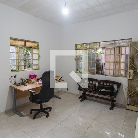Casa à venda com 360m², 4 quartos e 5 vagas Casa à venda com 360m², 4 quartos e 5 vagasSala 2 na Casa 2