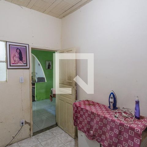 Casa à venda com 360m², 4 quartos e 5 vagas Casa à venda com 360m², 4 quartos e 5 vagasEscritório