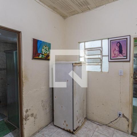 Casa à venda com 360m², 4 quartos e 5 vagas Casa à venda com 360m², 4 quartos e 5 vagasEscritório