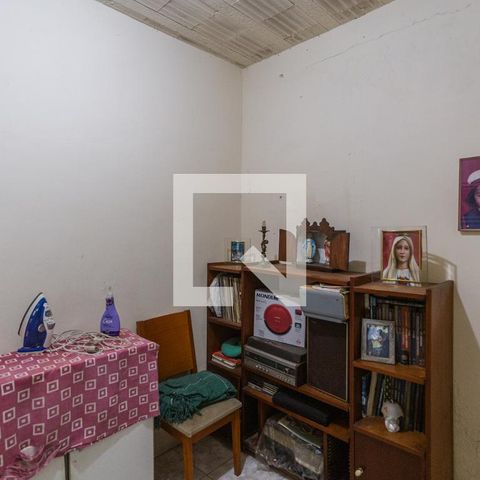 Casa à venda com 360m², 4 quartos e 5 vagas Casa à venda com 360m², 4 quartos e 5 vagasEscritório