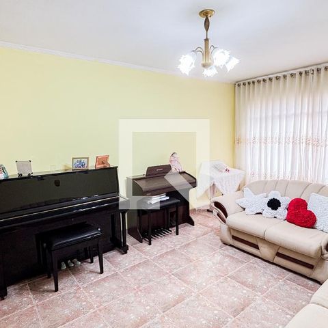 Casa à venda com 159m², 3 quartos e 2 vagasSala