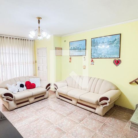 Casa à venda com 159m², 3 quartos e 2 vagasSala