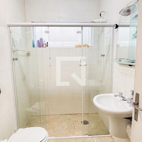 Casa à venda com 159m², 3 quartos e 2 vagasBanheiro