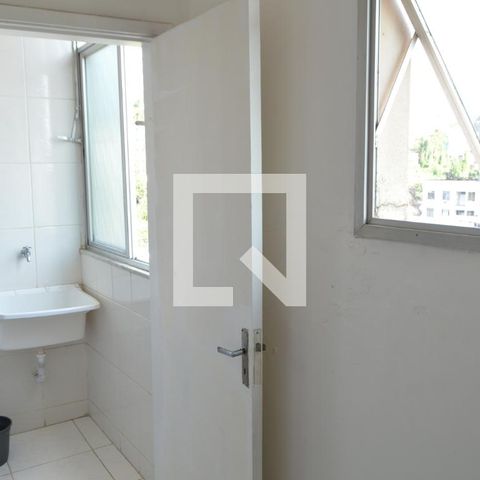 Apartamento à venda com 80m², 2 quartos e 1 vaga Apartamento à venda com 80m², 2 quartos e 1 vagaQuarto de Serviço