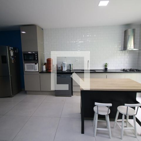 Casa à venda com 225m², 4 quartos e 2 vagasCozinha