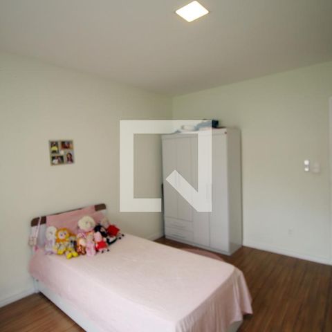 Casa à venda com 225m², 4 quartos e 2 vagasQuarto 3
