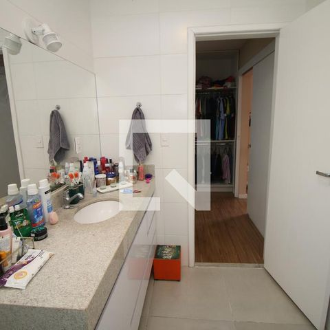 Casa à venda com 225m², 4 quartos e 2 vagasBanheiro da Suíte 2