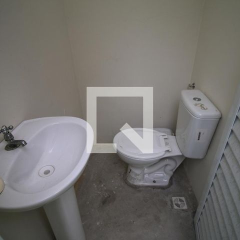 Casa à venda com 225m², 4 quartos e 2 vagasBanheiro de serviço