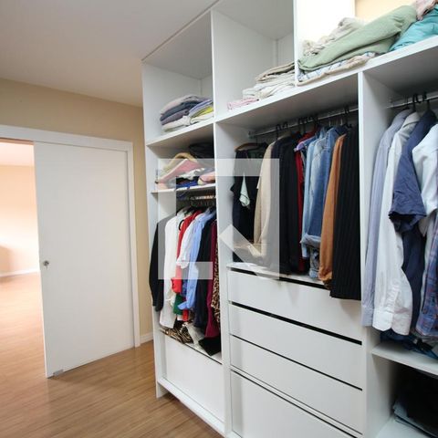 Casa à venda com 225m², 4 quartos e 2 vagasCloset