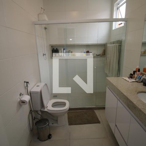 Casa à venda com 225m², 4 quartos e 2 vagasBanheiro da Suíte 2