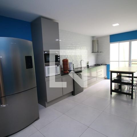Casa à venda com 225m², 4 quartos e 2 vagasCozinha