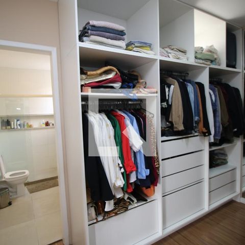 Casa à venda com 225m², 4 quartos e 2 vagasCloset
