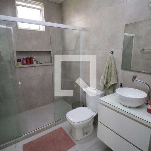 Casa à venda com 225m², 4 quartos e 2 vagasBanheiro Social 2