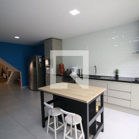 Casa à venda com 225m², 4 quartos e 2 vagasCozinha