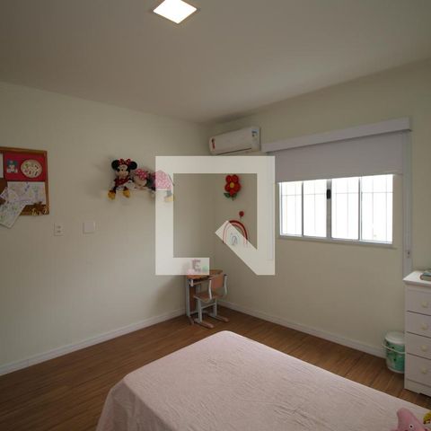 Casa à venda com 225m², 4 quartos e 2 vagasQuarto 3