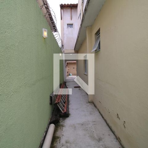 Casa à venda com 225m², 4 quartos e 2 vagasCorredor lateral