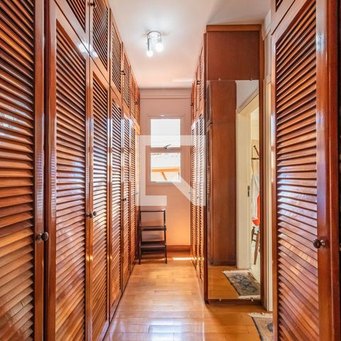 Casa de condomínio para alugar com 495m², 4 quartos e 4 vagas Casa de condomínio para alugar com 495m², 4 quartos e 4 vagasQuarto 4