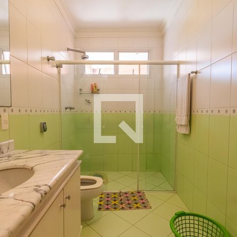 Casa de condomínio para alugar com 495m², 4 quartos e 4 vagas Casa de condomínio para alugar com 495m², 4 quartos e 4 vagasBanheiro do Quarto 2
