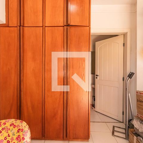 Casa de condomínio para alugar com 495m², 4 quartos e 4 vagas Casa de condomínio para alugar com 495m², 4 quartos e 4 vagasQuarto de Serviço