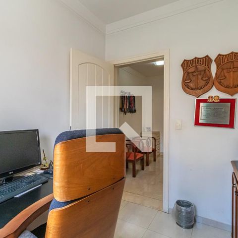 Casa de condomínio para alugar com 495m², 4 quartos e 4 vagas Casa de condomínio para alugar com 495m², 4 quartos e 4 vagasEscritório