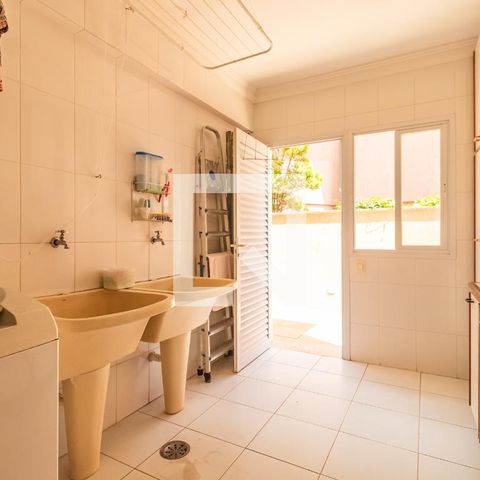 Casa de condomínio para alugar com 495m², 4 quartos e 4 vagas Casa de condomínio para alugar com 495m², 4 quartos e 4 vagasÁrea de Serviço