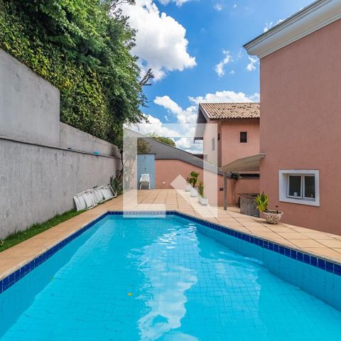 Casa de condomínio para alugar com 495m², 4 quartos e 4 vagas Casa de condomínio para alugar com 495m², 4 quartos e 4 vagasÁrea comum