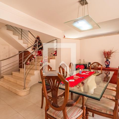Casa de condomínio para alugar com 495m², 4 quartos e 4 vagas Casa de condomínio para alugar com 495m², 4 quartos e 4 vagasSala