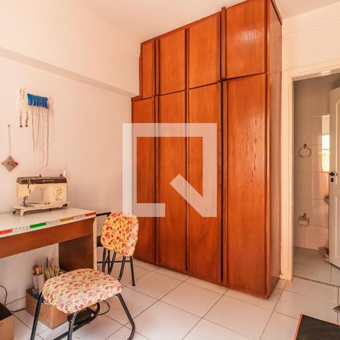 Casa de condomínio para alugar com 495m², 4 quartos e 4 vagas Casa de condomínio para alugar com 495m², 4 quartos e 4 vagasQuarto de Serviço