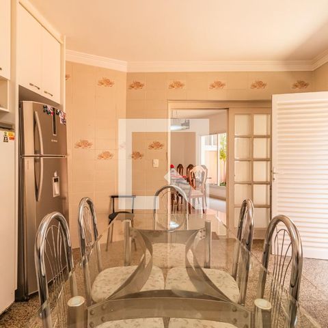 Casa de condomínio para alugar com 495m², 4 quartos e 4 vagas Casa de condomínio para alugar com 495m², 4 quartos e 4 vagasCozinha