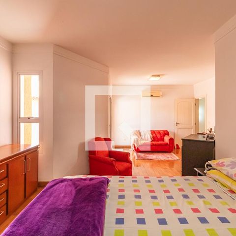 Casa de condomínio para alugar com 495m², 4 quartos e 4 vagas Casa de condomínio para alugar com 495m², 4 quartos e 4 vagasQuarto 4