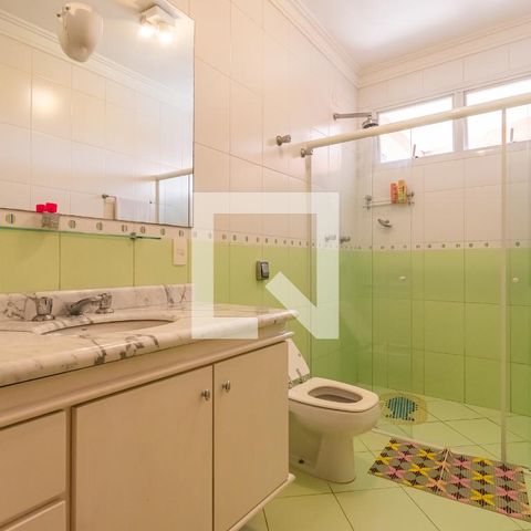 Casa de condomínio para alugar com 495m², 4 quartos e 4 vagas Casa de condomínio para alugar com 495m², 4 quartos e 4 vagasBanheiro do Quarto 2