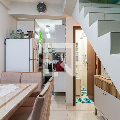 Casa à venda com 80m², 2 quartos e sem vaga Casa à venda com 80m², 2 quartos e sem vagaSala