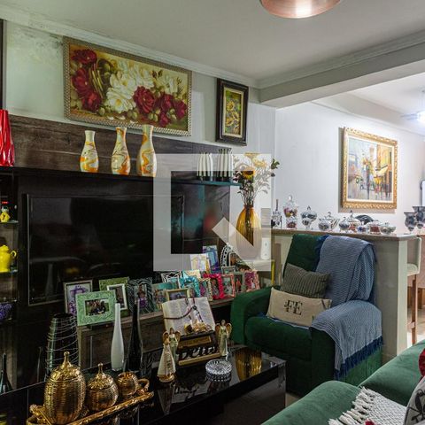 Casa à venda com 80m², 2 quartos e sem vaga Casa à venda com 80m², 2 quartos e sem vagaSala