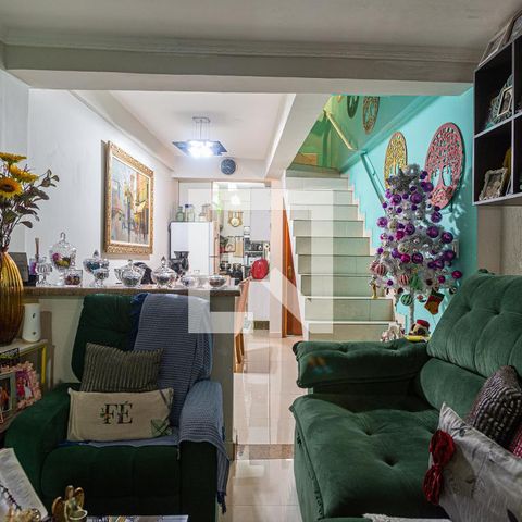 Casa à venda com 80m², 2 quartos e sem vaga Casa à venda com 80m², 2 quartos e sem vagaSala