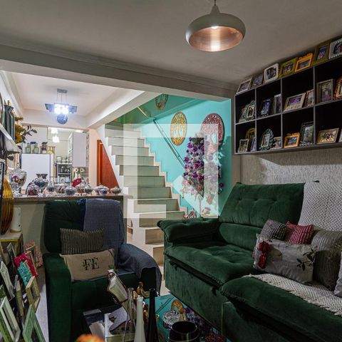 Casa à venda com 80m², 2 quartos e sem vaga Casa à venda com 80m², 2 quartos e sem vagaSala