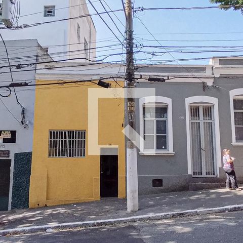Casa à venda com 80m², 2 quartos e sem vaga Casa à venda com 80m², 2 quartos e sem vagaFachada