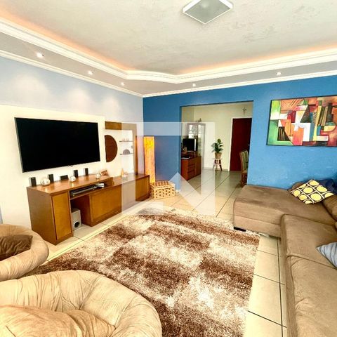 Casa à venda com 151m², 3 quartos e 2 vagas Casa à venda com 151m², 3 quartos e 2 vagasSala