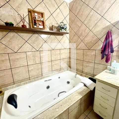Casa à venda com 151m², 3 quartos e 2 vagas Casa à venda com 151m², 3 quartos e 2 vagasBanheiro da Suíte