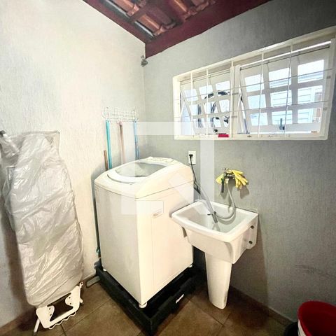 Casa à venda com 151m², 3 quartos e 2 vagas Casa à venda com 151m², 3 quartos e 2 vagasÁrea de Serviço
