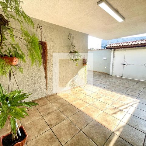 Casa à venda com 151m², 3 quartos e 2 vagas Casa à venda com 151m², 3 quartos e 2 vagasGaragem