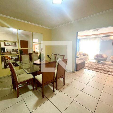 Casa à venda com 151m², 3 quartos e 2 vagas Casa à venda com 151m², 3 quartos e 2 vagasSala de Jantar