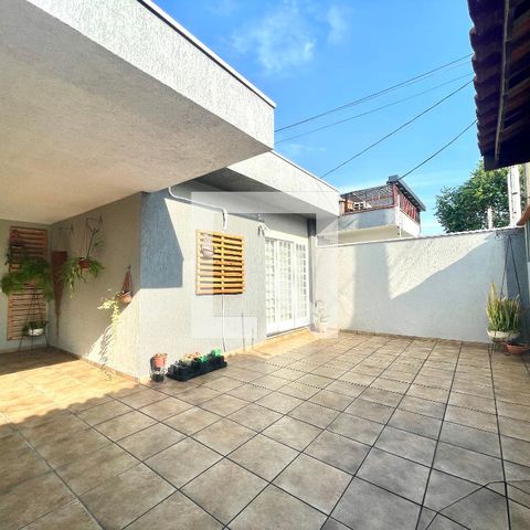 Casa à venda com 151m², 3 quartos e 2 vagas Casa à venda com 151m², 3 quartos e 2 vagasGaragem