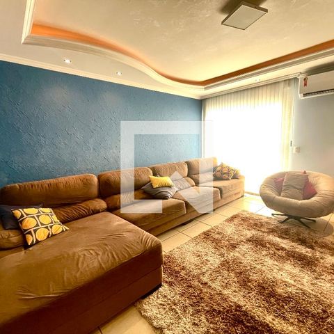 Casa à venda com 151m², 3 quartos e 2 vagas Casa à venda com 151m², 3 quartos e 2 vagasSala