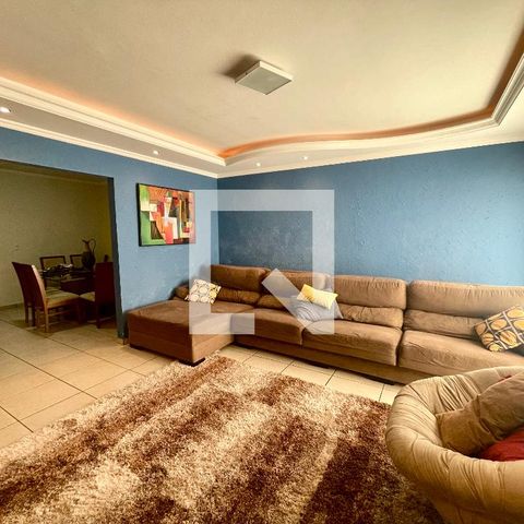Casa à venda com 151m², 3 quartos e 2 vagas Casa à venda com 151m², 3 quartos e 2 vagasSala